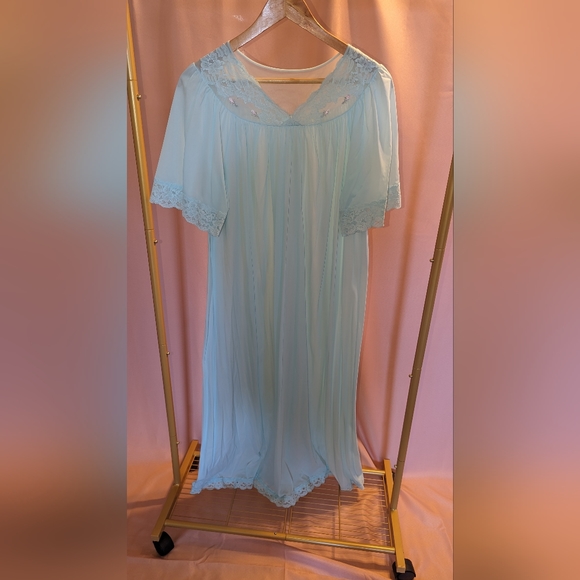 Shadowline Floral Full length Nightgown - Picture 3 of 10